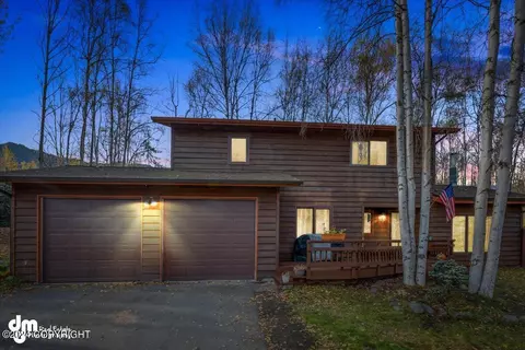 27220 Falcon Dr, Chugiak, AK 99567