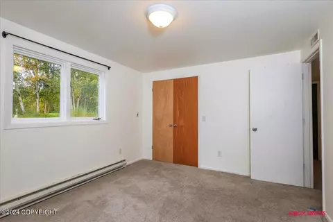 12400 E Drift Ln, Palmer, AK 99645