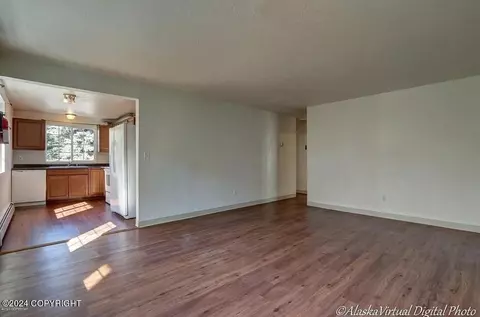 Living - 911 E 10th Ave, Anchorage, AK 99501 photo 2 of 5