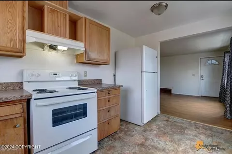 Kitchen - 911 E 10th Ave, Anchorage, AK 99501 photo 5 of 7
