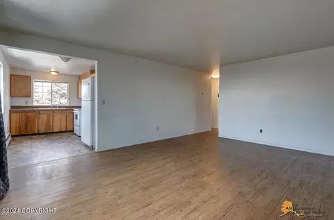 Living - 911 E 10th Ave, Anchorage, AK 99501 photo 4 of 5