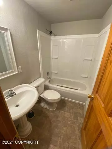 Bath - 911 E 10th Ave, Anchorage, AK 99501 photo 2 of 2