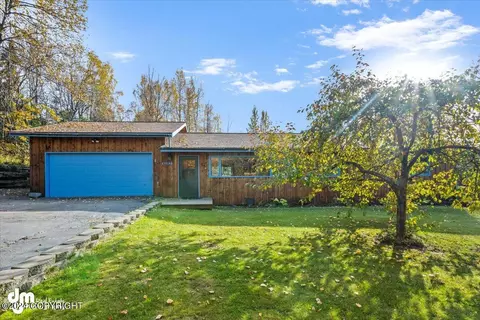 Exterior - 17138 Santa Maria Dr, Eagle River, AK 99577 photo 2 of 33