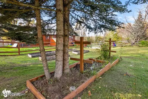 Exterior - 17138 Santa Maria Dr, Eagle River, AK 99577 photo 16 of 33