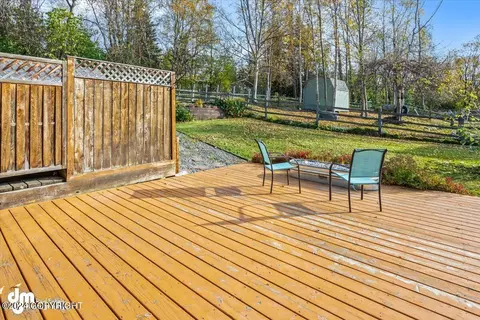 Exterior - 17138 Santa Maria Dr, Eagle River, AK 99577 photo 4 of 33