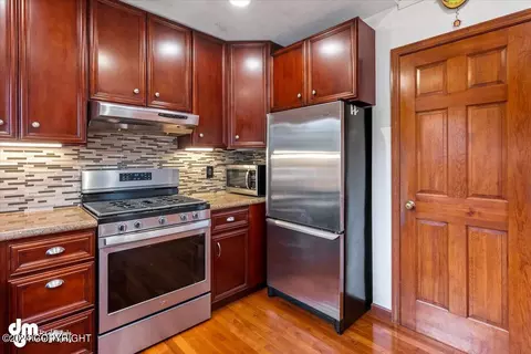 Kitchen - 17138 Santa Maria Dr, Eagle River, AK 99577 photo 4 of 4