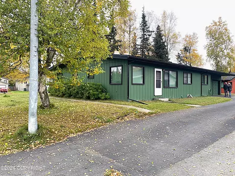 7531 E 6th Ave, Anchorage, AK 99504