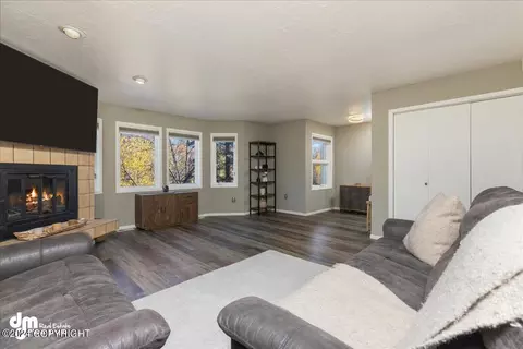 320 E Dowling Rd # 8, Anchorage, AK 99518 photo 4