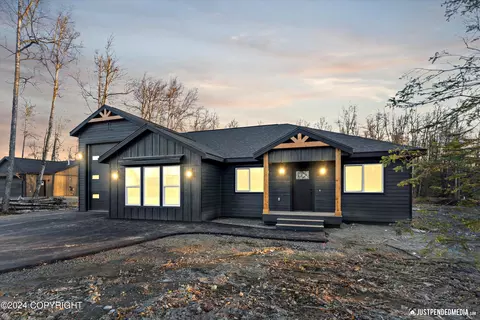 8720 W Shearwater St, Wasilla, AK 99623