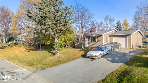 519 Edinborough Dr, Palmer, AK 99645