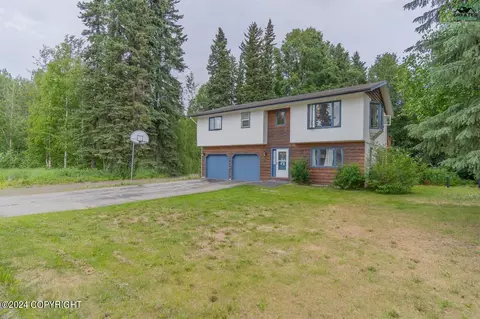 950 Stol Dr, North Pole, AK 99705