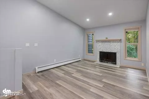 8422 Lake Otis Pkwy # B-08, Anchorage, AK 99507