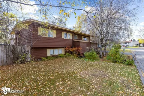 2060 Duke Dr, Anchorage, AK 99508