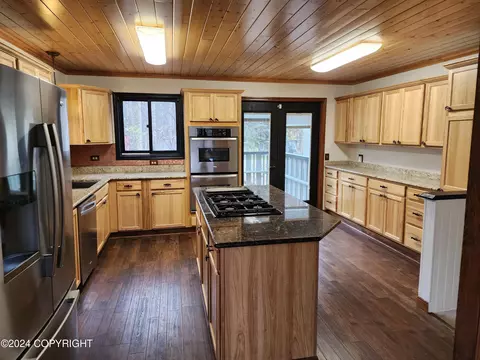 Kitchen - 20527 Mark Cir, Chugiak, AK 99567 photo 2 of 8