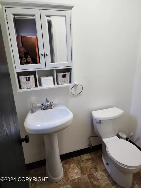 Bath - 20527 Mark Cir, Chugiak, AK 99567 photo 8 of 8