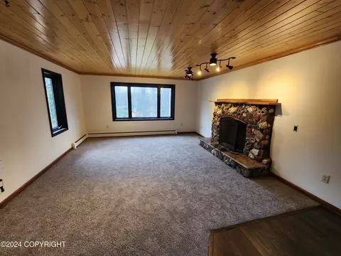 Living - 20527 Mark Cir, Chugiak, AK 99567 photo 2 of 18