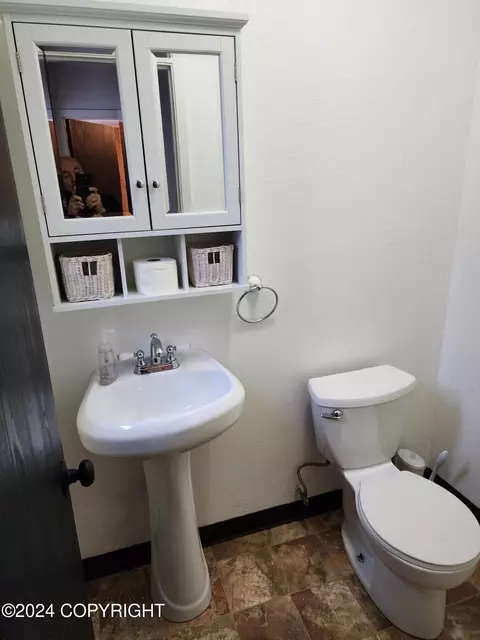 Bath - 20527 Mark Cir, Chugiak, AK 99567 photo 7 of 8