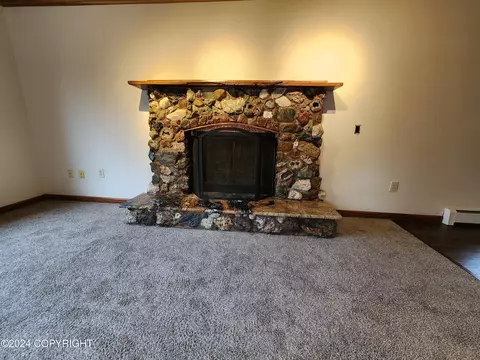 Living - 20527 Mark Cir, Chugiak, AK 99567 photo 3 of 18
