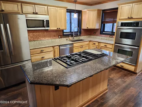 Kitchen - 20527 Mark Cir, Chugiak, AK 99567 photo 4 of 8