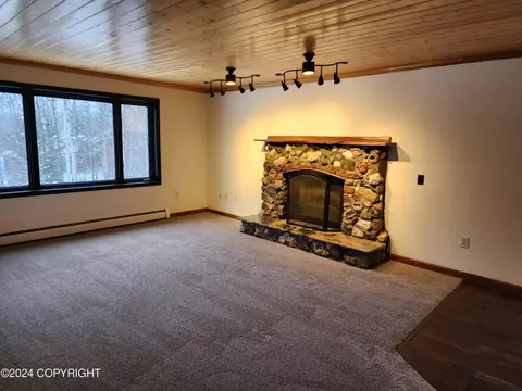 Living - 20527 Mark Cir, Chugiak, AK 99567 photo 15 of 18