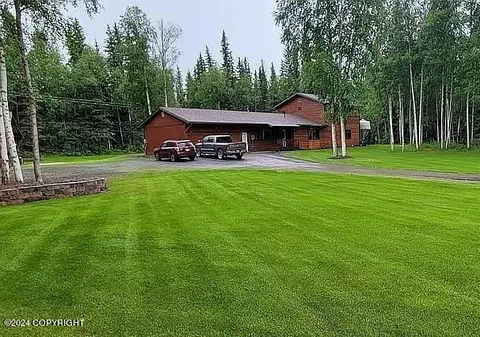 2715 Bear Ave, North Pole, AK 99705