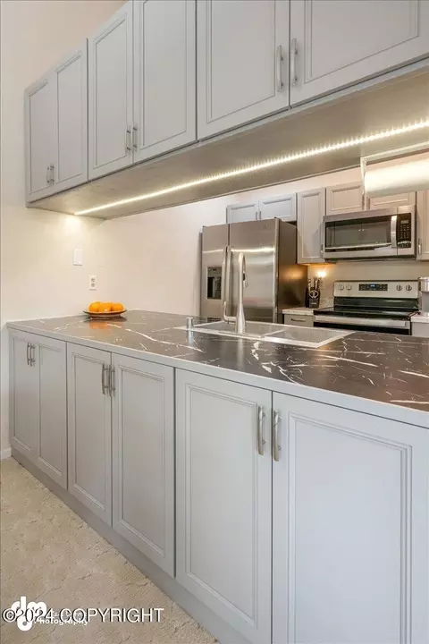 Kitchen - 6542 E 16th Ave, Anchorage, AK 99504 photo 4 of 4