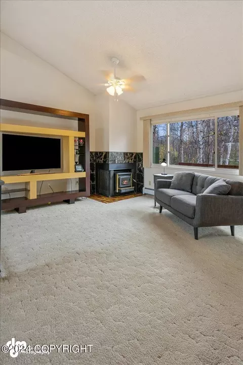 Living - 6542 E 16th Ave, Anchorage, AK 99504 photo 2 of 3