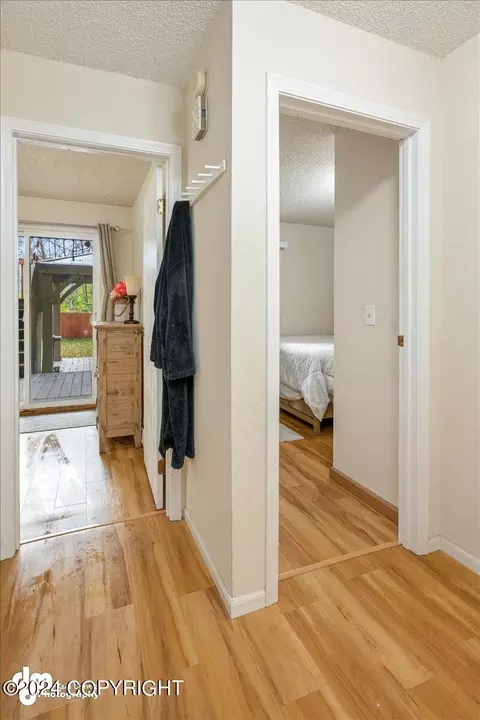 Entry Way - 6542 E 16th Ave, Anchorage, AK 99504 photo 3 of 5