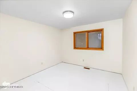 Bedroom - 3430 Balchen Dr, Anchorage, AK 99517 photo 10 of 10