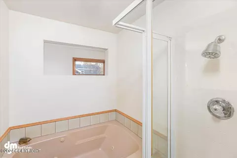 Bath - 3430 Balchen Dr, Anchorage, AK 99517 photo 3 of 7