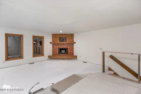 Living - 3430 Balchen Dr, Anchorage, AK 99517 photo 4 of 6