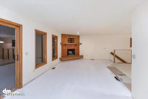 Living - 3430 Balchen Dr, Anchorage, AK 99517 photo 6 of 6