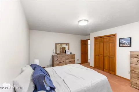 Bedroom - 3430 Balchen Dr, Anchorage, AK 99517 photo 4 of 10