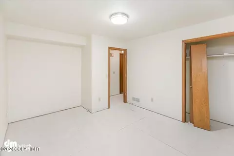 Bedroom - 3430 Balchen Dr, Anchorage, AK 99517 photo 9 of 10