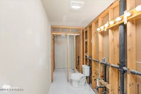 Bath - 3430 Balchen Dr, Anchorage, AK 99517 photo 5 of 7