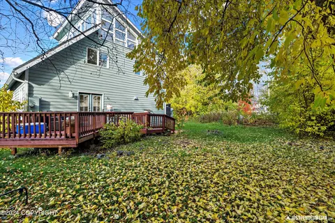 625 Mumford St, Anchorage, AK 99508