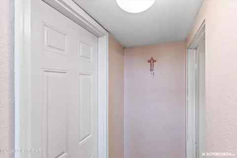 Entry Way - 6412 E 14th Ct, Anchorage, AK 99504 photo 5 of 6