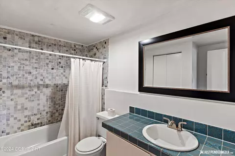 Bath - 6412 E 14th Ct, Anchorage, AK 99504 photo 3 of 3
