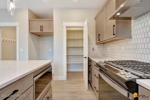 Kitchen - 8797 Chalk Hill Loop, Anchorage, AK 99502 photo 2 of 5