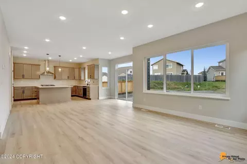 Living - 8797 Chalk Hill Loop, Anchorage, AK 99502 photo 4 of 5