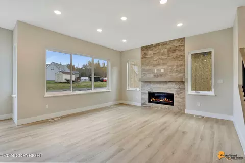 Living - 8797 Chalk Hill Loop, Anchorage, AK 99502 photo 3 of 5