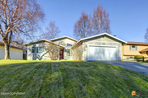 1821 Shadetree Cir, Anchorage, AK 99502