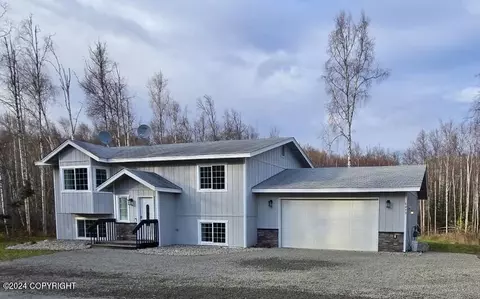 6475 W Commadore Ln, Wasilla, AK 99623
