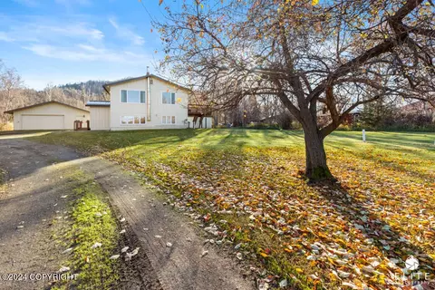 1605 Bodenburg Loop, Palmer, AK 99645