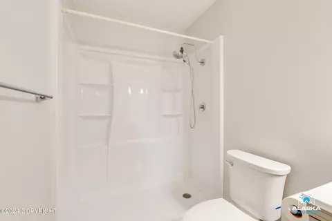 Bath - 17437 Baranoff Ave, Eagle River, AK 99577 photo 4 of 5