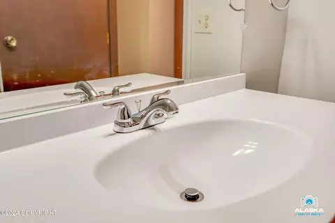 Bath - 17437 Baranoff Ave, Eagle River, AK 99577 photo 5 of 5