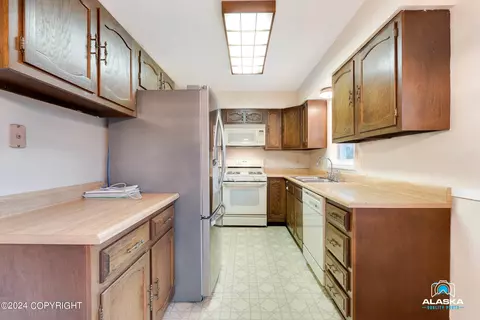 Kitchen - 17437 Baranoff Ave, Eagle River, AK 99577 photo 1 of 2