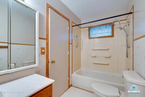Bath - 17437 Baranoff Ave, Eagle River, AK 99577 photo 1 of 5