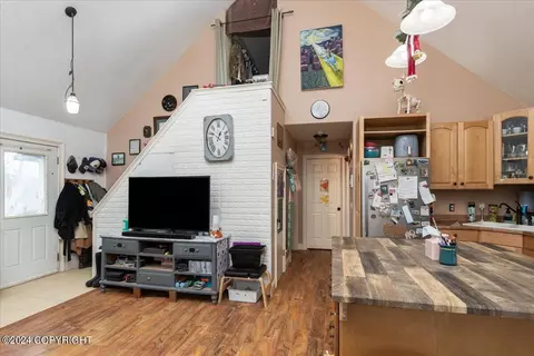 910 Refinery Loop, North Pole, AK 99705 photo 10
