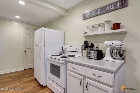 Kitchen - 16214 N Bading Ln, Willow, AK 99688 photo 3 of 5